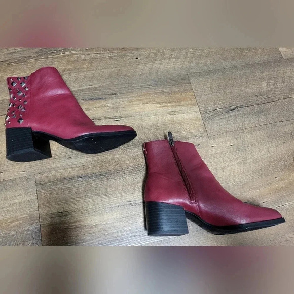 Circus by Sam Edelman Red Studded Ankle Boots Size 7 - Picture 6 of 12